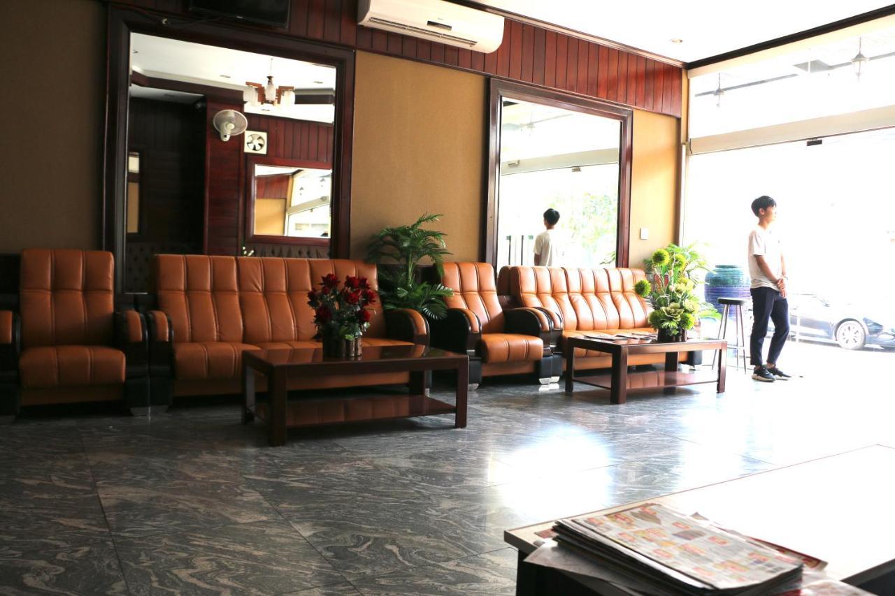 V Hotel Vientiane Extérieur photo