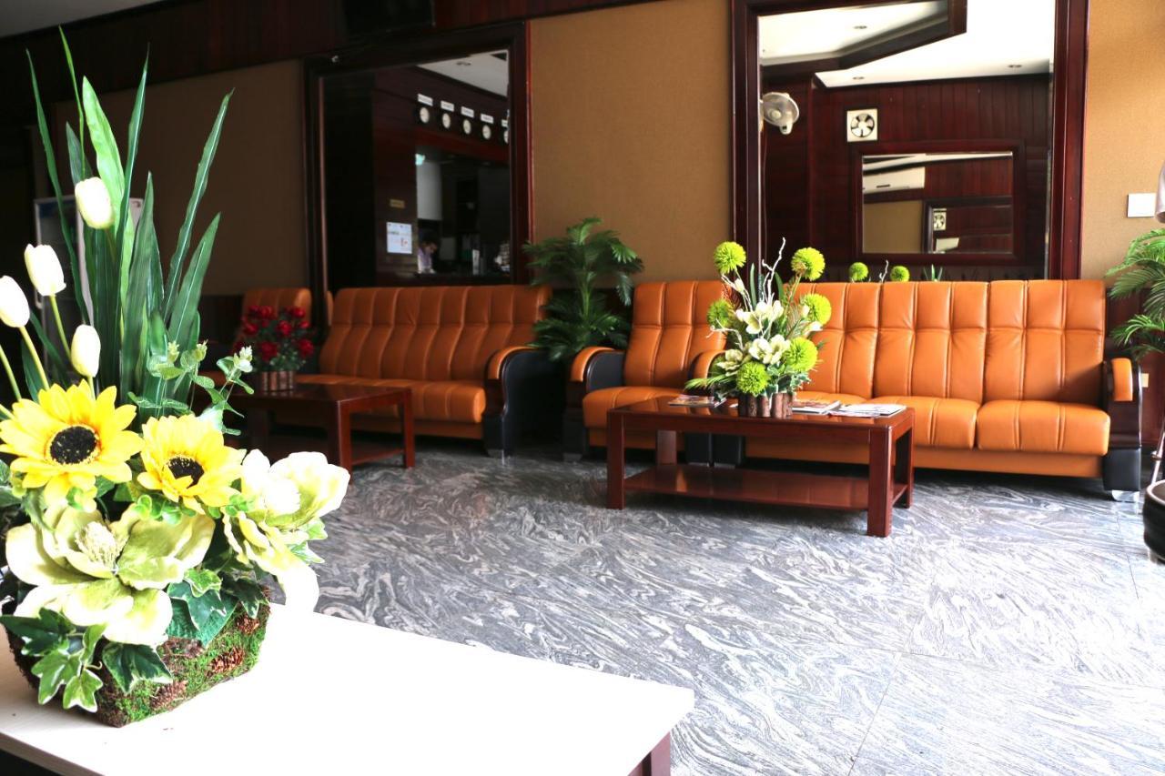 V Hotel Vientiane Extérieur photo